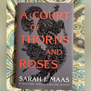 A Court of Thorns and Roses Book
